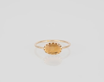 Elegant 18k Gold Tourmaline Ring - Luxurious, Timeless, and Handmade Gemstone Jewelry