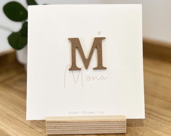 Glückwunschkarte zur Geburt I Babykarte personalisiert Mädchen I Karte mit Namen I Buchstabe M I Holz