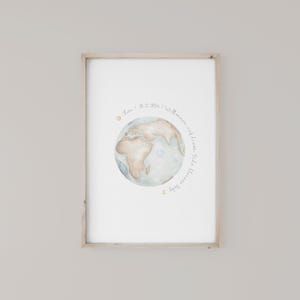 Geburtsposter I Geburtsanzeige I Wandbild personalisiert I Geschenk zur Geburt I Baby I Willkommen I Holzaufsteller und Geschenkbeutel