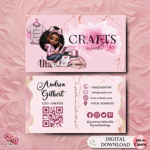Puede incluir: Tarjeta de visita rosa y dorada con una ilustración de dibujos animados de una mujer negra creando. El texto en la tarjeta dice "Crafts by Andrea" y "Andrea Gilbert, CEO/Owner".