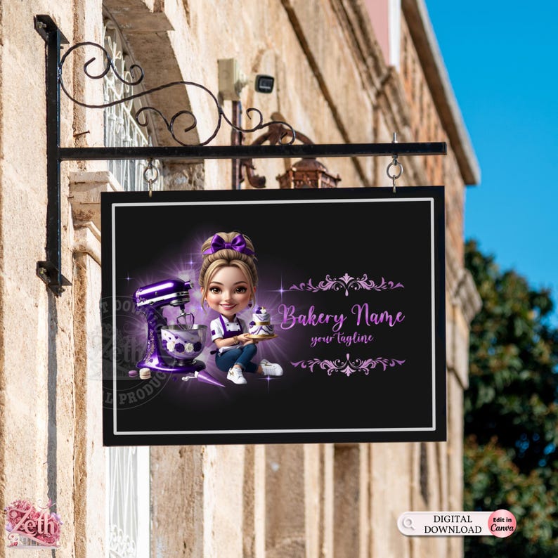 K&ouml;nnte beinhalten: Ein schwarzes B&auml;ckereischild mit wei&szlig;em Rand, das einen Cartoon-B&auml;cker mit einem lila K&uuml;chenmixer und einem Kuchen zeigt. Das Schild enth&auml;lt den Text "Bakery Name" und "your tagline" in lila Schrift. Das Schild h&auml;ngt an einer dekorativen schwarzen Metallhalterung.