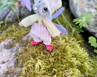 Miniature felted mouse