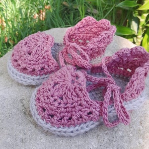 Haakpatroon babyslofjes, Sweet Rose Petite, babyslofjes, haakpatroon babyschoen, haakpatronen babymeisjes, babycadeau, patronen