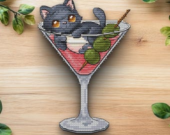 Você quer uma Margarita? Gráfico de Ponto Cruz em PDF | Bordado de Gato Cinza em um Copo | Arte Divertida de Coquetel | Download Digital Instantâneo
