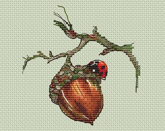 Patrón de punto de cruz de bellota y mariquita, insecto sobre nuez (patrón en PDF)