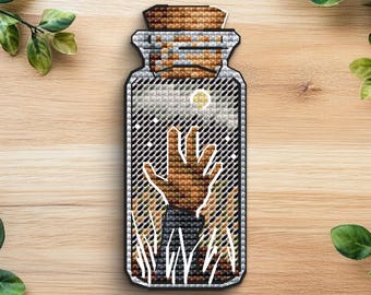 Kreuzstichmuster „Zombie-Hand in Flasche“, Halloween-Vorlage (PDF-Muster)