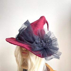 Romantic witch hat with spider, Wool felted Burgundy wizard hat, Halloween costume, Magic mystery hat, Cosplay hat, Festival hat, Party hat