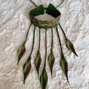 Leaf choker necklace, Woodland forest necklace, Whimsical boho jewelry, Long tree accessory, Elf Druid Fairy Witch Mother Earth necklace