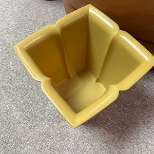 Retro 70&#39;s Harvest Gold Rubbermaid Tulip Fluted Trash or Waste Can