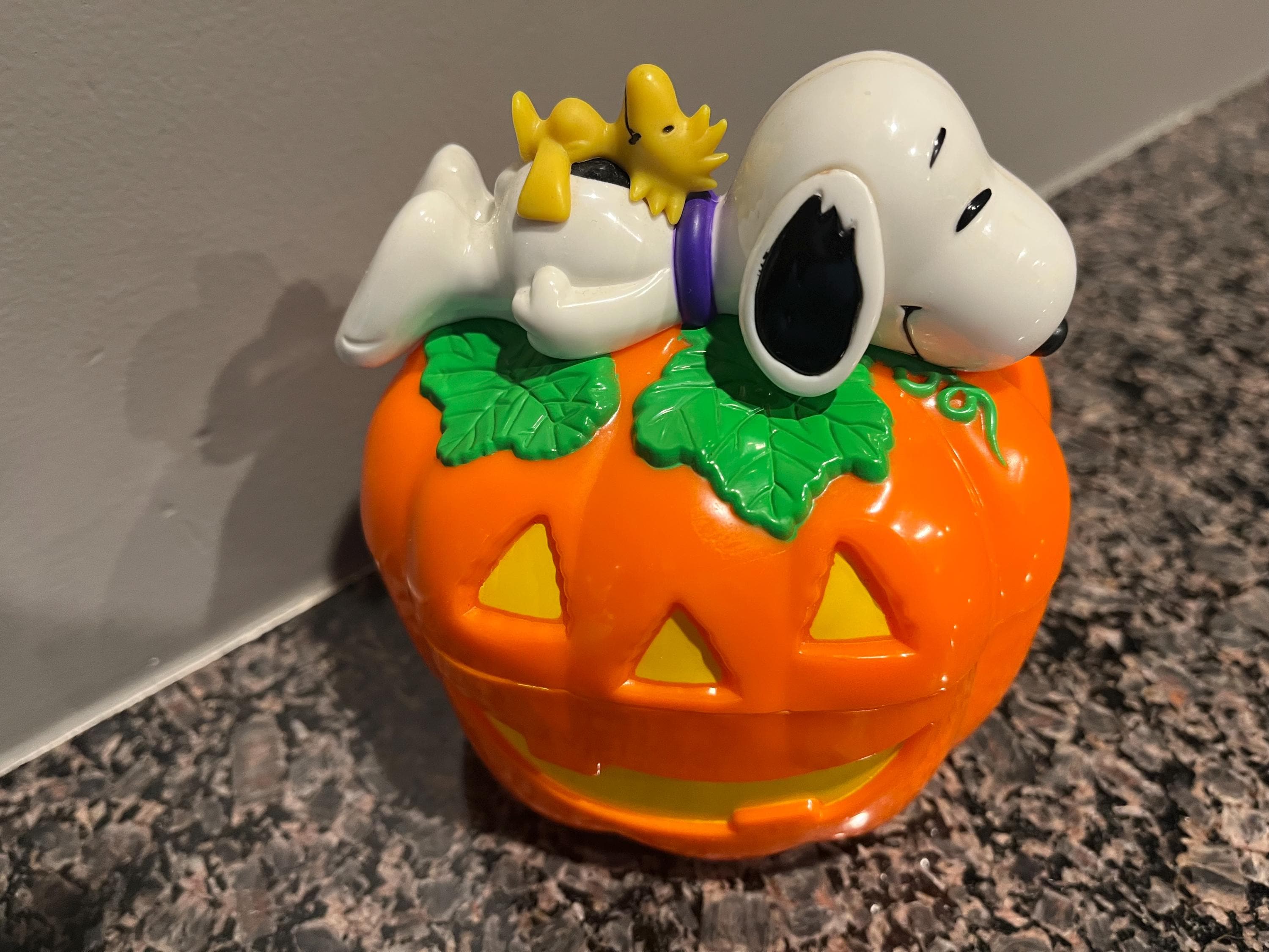 Whitman's Snoopy - Etsy