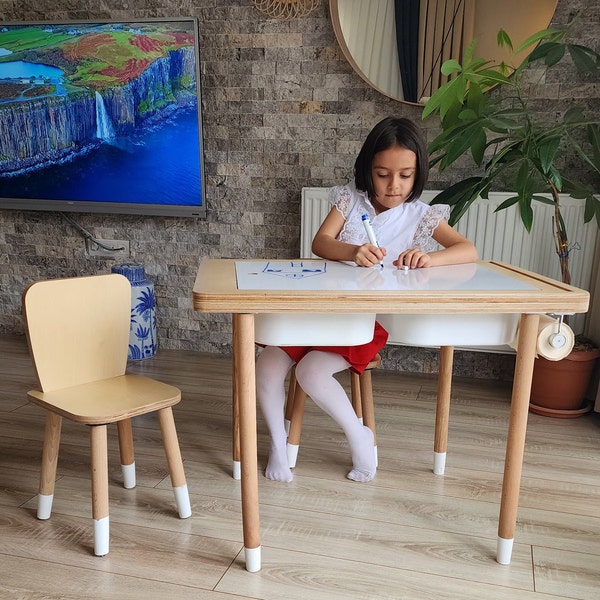 Petit-fils pour cadeau, table d'activités Montessori, tableau blanc et table de jeu porte-stylo, table d'étude, table poubelle sensorielle, bois naturel