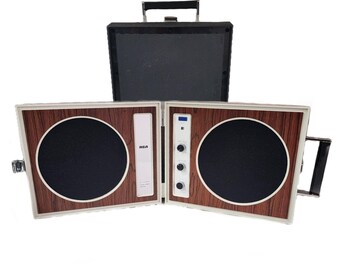 RCA YZD 589 Vintage 8 Track Stereo Mobile  Player Speaker Case For Parts Read