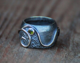 Peridot ädelstensring, Sterlingsilverring för kvinnor med sten, Silversmycken, Peridotring med bredt band, Moderna silverringar med stenar