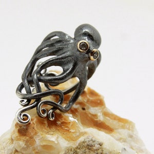 Adjustable Handmade Silver Octopus Ring: Chic Nautical Style