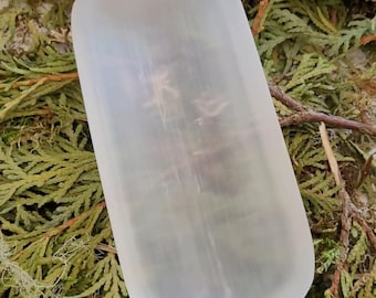 Plato grande de selenita para cargar cristales