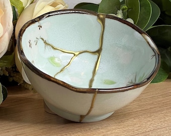 Kintsugi. Bowl.  Ceramic Bowl.  Made in Japan, REF 010
