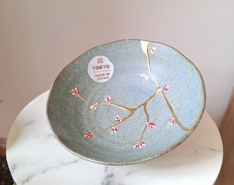 Kintsugi,   Bowl , Made in Japan. Broken and repaired. Resilience. Kintsugi plate.