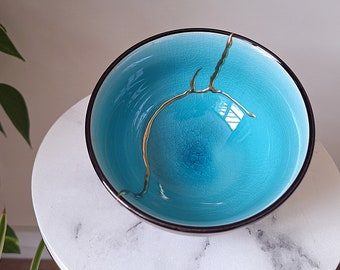 Kintsugi. Bowl.  Ceramic Bowl.  Made in Japan, REF 010. Kintsugi turquoise.