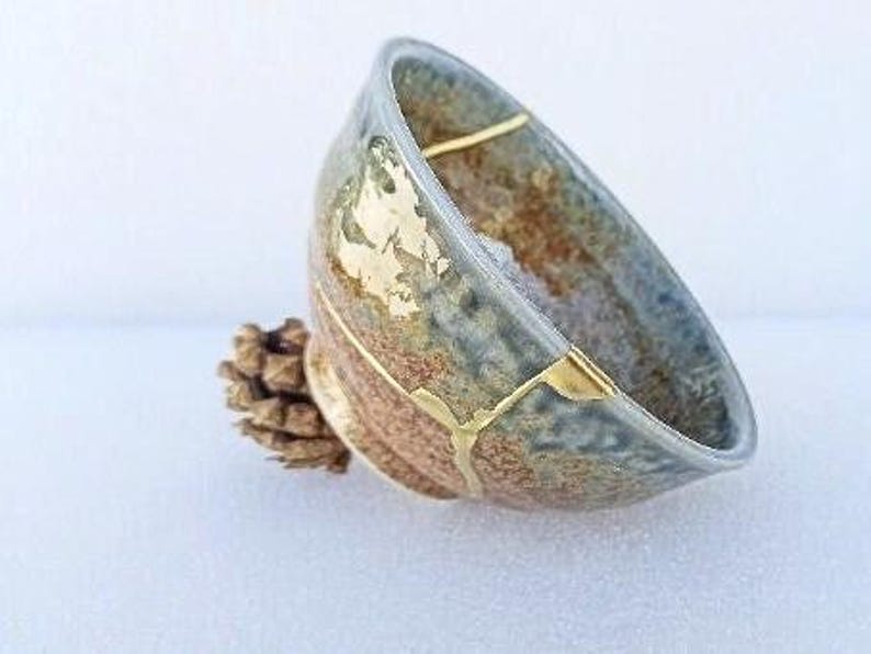 Kintsugi bowl. Japanese ceramics. image 1