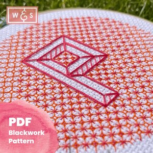Sternennetz - "P" - Blackwork Initial - 10 cm Quadrat & Kreis Version - gesticktes Monogramm."