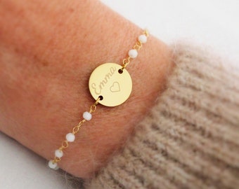 Bracelet personnalisé médaille à graver chaîne perles facettées blanches en acier inoxydable ∙ cadeau fête des mères, bracelet personnalisé