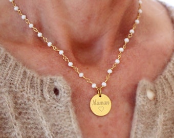 Collier personnalisé médaille à graver chaîne perles facettées blanches en acier inoxydable ∙ collier fête des mères, cadeau personnalisé