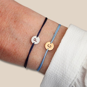Bracelet personnalisé initiale évidée en acier inoxydable et cordon ∙  cadeau personnalisé, bracelet lettre, bracelet initiale, bracelet