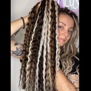 Mix Dreadlocks!!!! 22 inch krullende synthetische dreads extensions. Synthetische dreadlocks