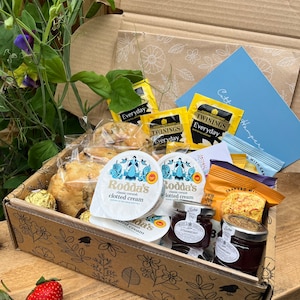 Afternoon Tea Hamper for 2 or 4