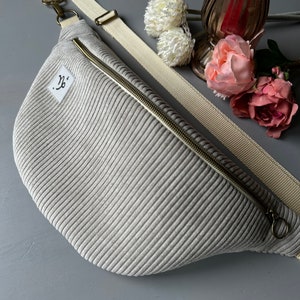 XL Personalisierte Bauchtasche Sternzeichen - Hellgrau Cord
