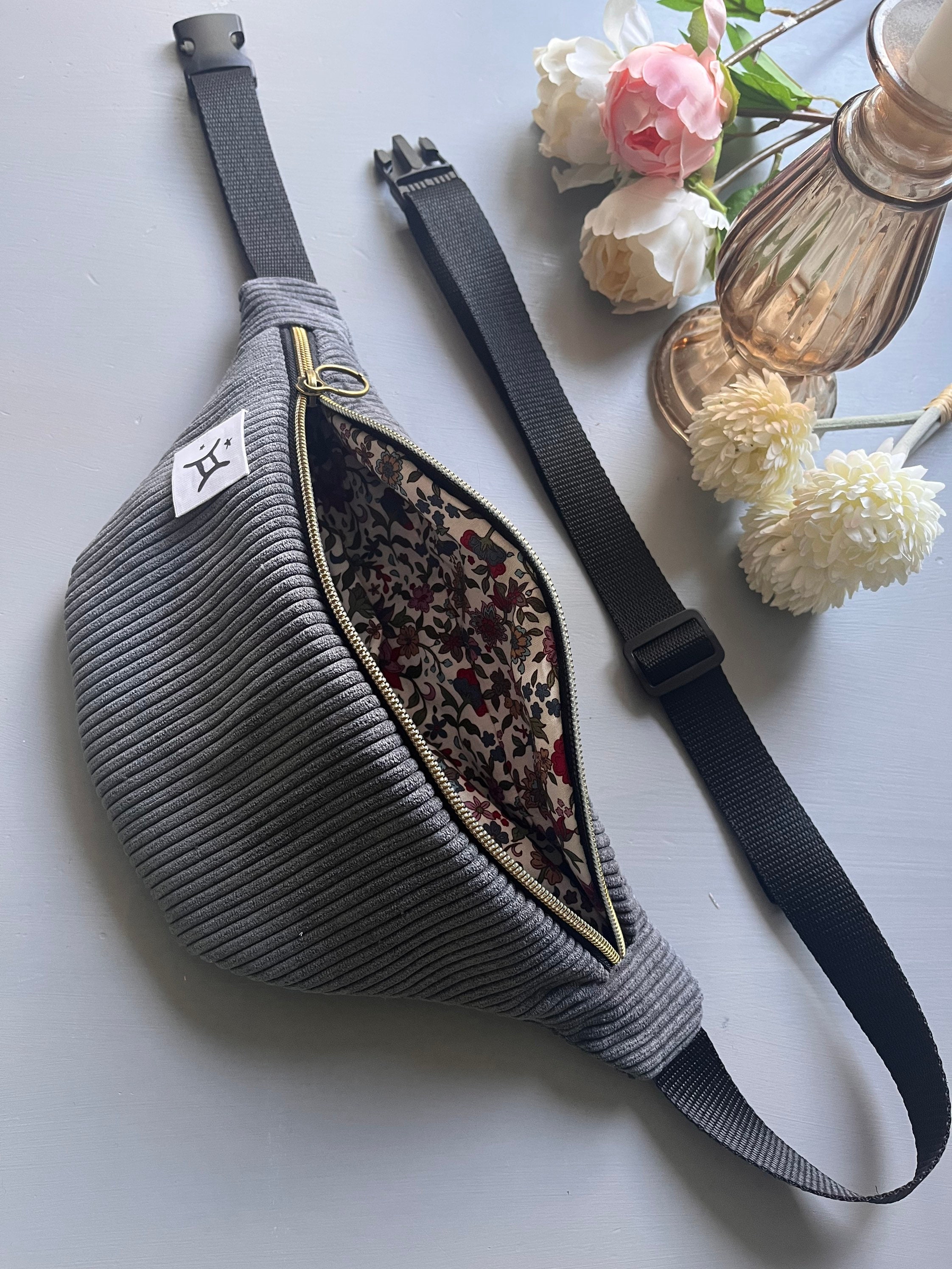 Personalized Fanny Pack With Zodiac Sign - Dark Grey