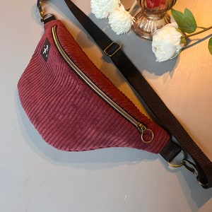 Personalisierte Bauchtasche mit Sternzeichen -  Cord Bordeaux