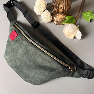 Personalisierte Bauchtasche Sternzeichen - Armygrün