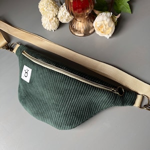 Personalisierte Bauchtasche Sternzeichen - Grüner Cord