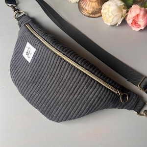 Personalisierte Bauchtasche Sternzeichen - Schwarz Cord