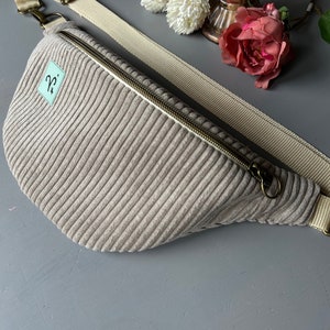 Personalisierte Bauchtasche Sternzeichen - Beige Cord