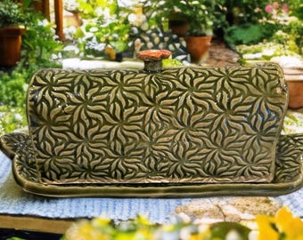 Handgemachte Keramik Butterdose | Olivgrünes Blattmuster | Blumenknopf Orange
