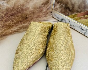 Slipper for women in gold color, very good quality