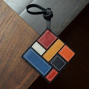 Piet Mondrian Leder Charm, handgemachte Geometrische Kunst Taschenanhänger, Leder Handtasche/Geldbeutel Charme, Mondrian Komposition Schlüsselanhänger, Minimalistischer Charme