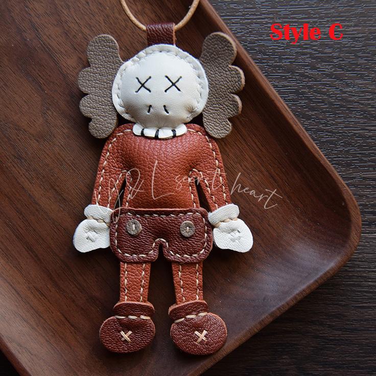 新品未開封 カウズ KAWS Passing Through Keychain 新品未開封 カウズ KAWS Passing Through Keychain - メルカリ