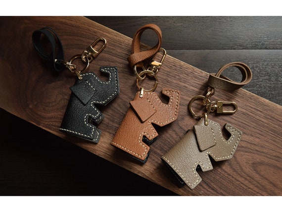 ELEPHANT BAG CHARM BROWN ELEPHANT BAG CHARM BROWN