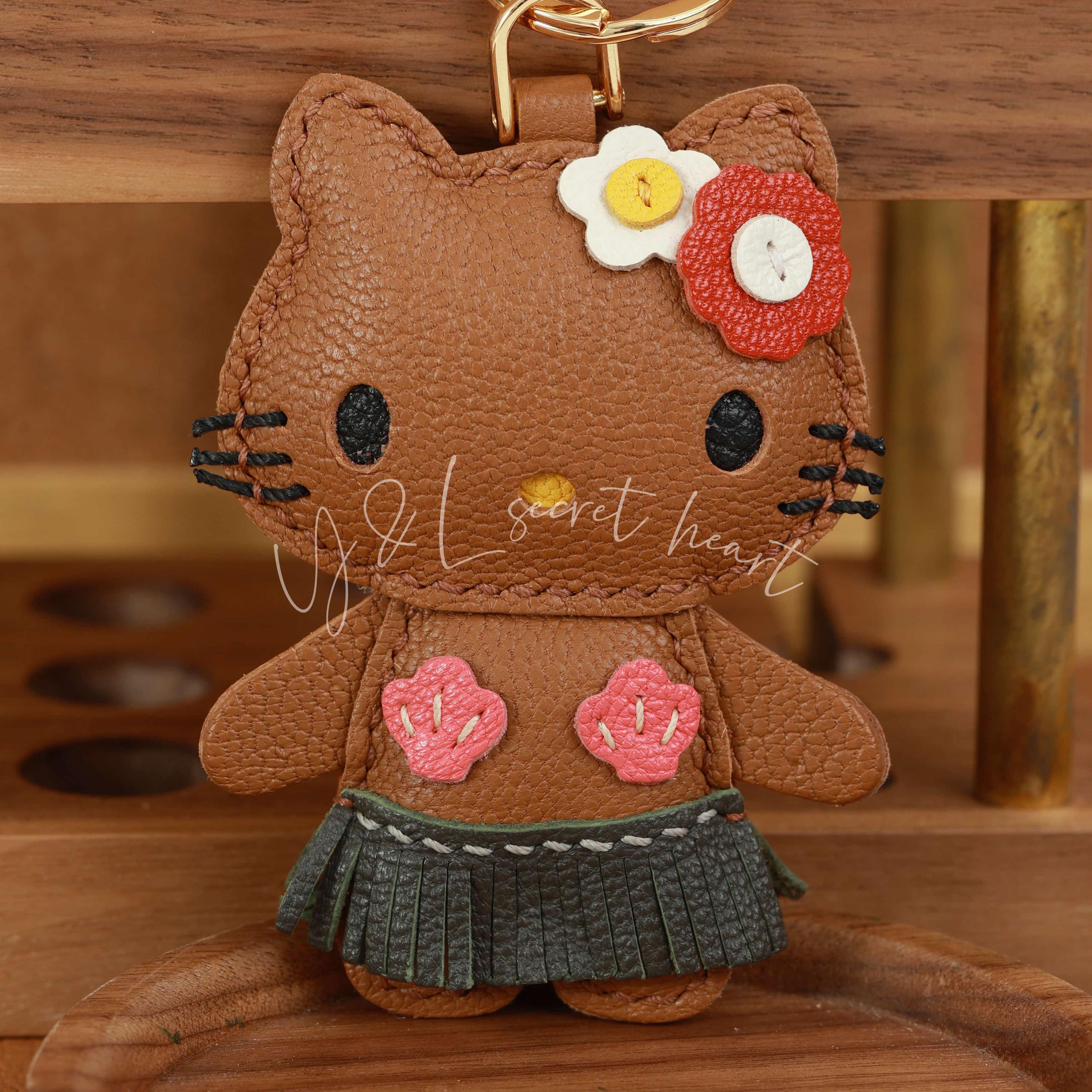 とちてくん　キティ　バッグチャーム　ミニバッグ　モノグラム　レザーバッグ とちてくん様専用 キティ バッグチャーム ミニバッグ モノグラム