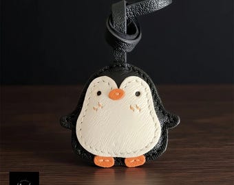 Dije de cuero hecho a mano con forma de pingüino bebé para bolso, bonito llavero con forma de pingüino bebé, y dije de cuero para bolso y cartera.