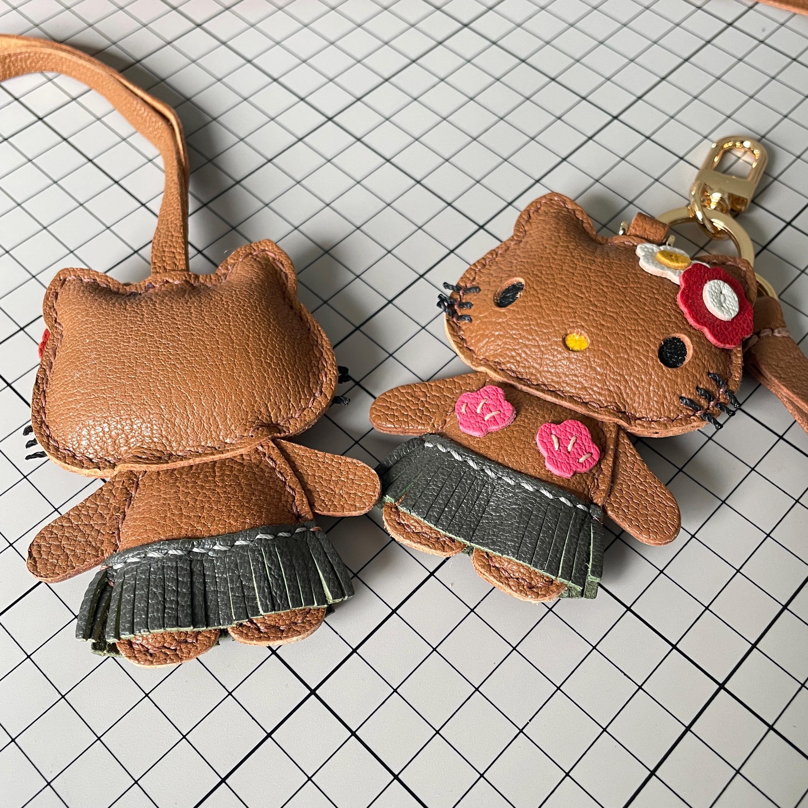 サンダル・ミュール TAW&TOE Plumpy Tan Hello Kitty Charm Tag SET OG+SCARF SET pre) taw&toe x sanrio • zerovity plumpy set (with tag