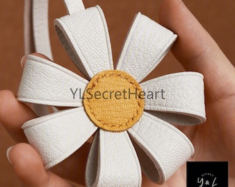 Leder Blume Charme, handgemachte Blumen Charme, niedliche Blume Leder Handtasche / Geldbörse Charme, Blume Schlüsselbund, minimalistische Taschenanhänger, Leder Geschenk