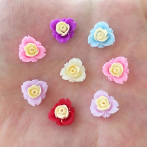 80 pcs Mini fleur cabochon en résine à dos plat pour accessoires de fabrication de bijoux