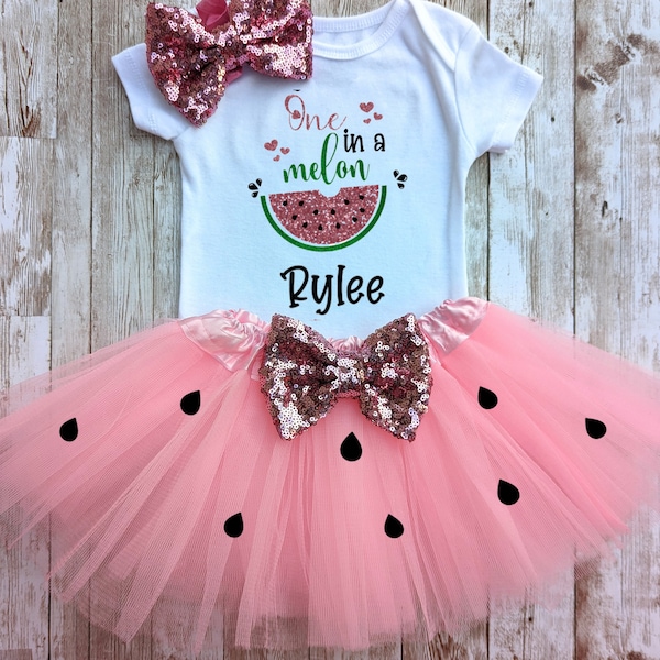 One in a melon baby girl outfit, Watermelon first Birthday outfit, Personalized 1st Birthday Girl Outfit, Summer Girl Birthday