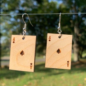 Boucles d'oreilles en bois As de pique (boucles d'oreilles As de pique cartes à jouer)