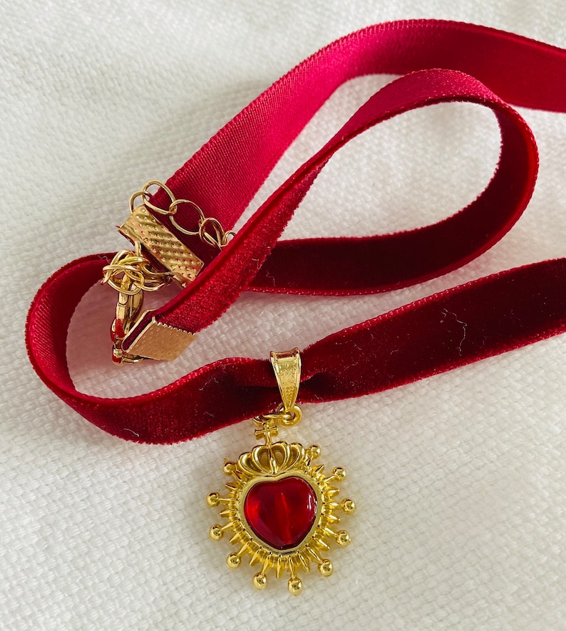 Queen of hearts Choker Gothic Alice in Wonderland D)red & gold Heart