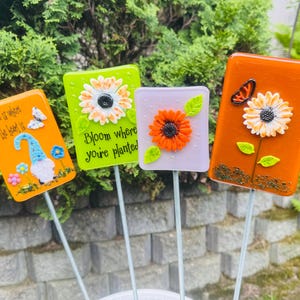 3D Flower Glass Garden Stake: Handmade Plant Art, Indoor/Outdoor